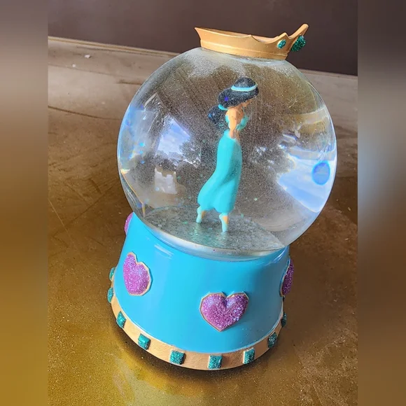 Princess Jasmine Snow Globe with Crown and Hearts Aladdin Walt Disney - Picture 3 of 5